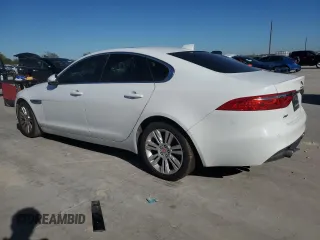 2016 Jaguar XF 35t Premium with VIN SAJBJ4BV4GCY21571, listed as a Copart auction lot 81919884 with 161,299 mi miles and Clean Title. Bid and sale history available at carsss.com. Image 2.