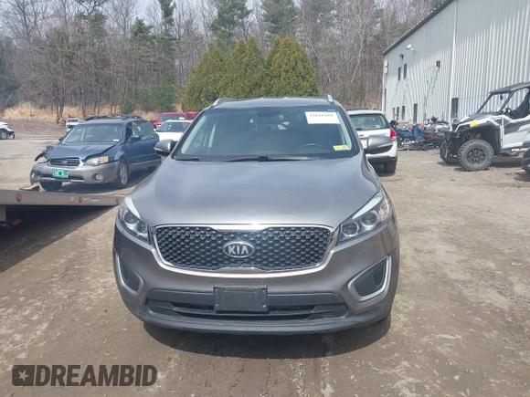 2018 Kia Sorento LX with VIN 5XYPGDA36JG403695, listed as a IAAI auction lot 42018100 with 111,059 mi miles. Bid and sale history available at carsss.com. Image 12.