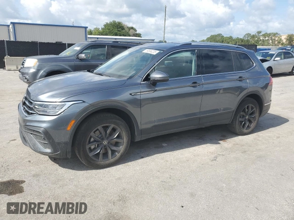 2023 Volkswagen Tiguan SE z VIN 3VV3B7AX5PM082280, wystawiony jako Copart lot #59896235 z przebiegiem 21 791 mil mil oraz Szkoda całkowita • Salvage title. Historia ofert i sprzedaży dostępna na DreamBid. Obrazek 1.