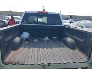 2018 GMC Sierra 1500 SLT z VIN 3GTU2NEC4JG608872, wystawiony jako IAAI lot #42299300 z przebiegiem 78 206 mil mil oraz . Historia ofert i sprzedaży dostępna na DreamBid. Obrazek 16.