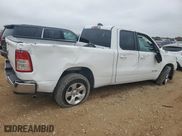 2022 Ram 1500 Big Horn z VIN 1C6RREBG7NN273085, wystawiony jako Copart lot #45925725 z przebiegiem 55 135 mil mil oraz Czysty tytuł • Clean title. Historia ofert i sprzedaży dostępna na DreamBid. Obrazek 3.