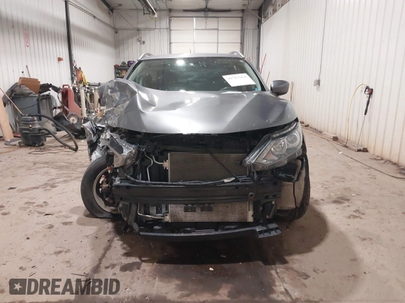 2017 Nissan Rogue Sport SL with VIN JN1BJ1CR9HW103497, listed as a IAAI auction lot 40783924 with 93,217 mi miles. Bid and sale history available at carsss.com. Image 13.