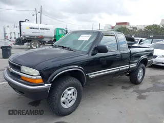 2001 Chevrolet S-10 LS with VIN 1GCDT19W51K140881, listed as a IAAI auction lot 42114214 with 347,913 mi miles and . Bid and sale history available at DreamBid. Image 2.