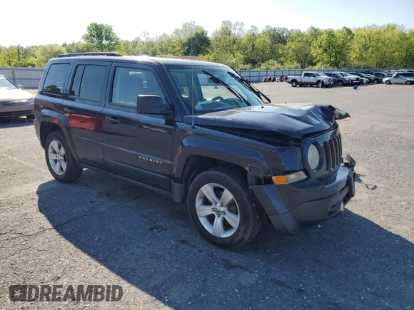2011 Jeep Patriot Latitude z VIN 1J4NF1GB0BD131856, wystawiony jako Copart lot #56222005 z przebiegiem 172 231 mil mil oraz Szkoda całkowita • Salvage title. Historia ofert i sprzedaży dostępna na DreamBid. Obrazek 4.