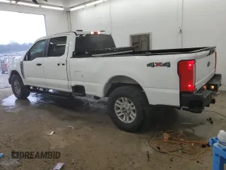 2023 Ford F-350 z VIN 1FT8W3BA7PED76510, wystawiony jako Copart lot #82895064 z przebiegiem 26 656 mil mil oraz Szkoda całkowita • Salvage title. Historia ofert i sprzedaży dostępna na DreamBid. Obrazek 2.
