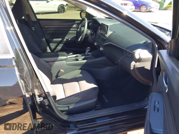 2020 Nissan Altima S z VIN 1N4BL4BVXLC275531, wystawiony jako IAAI lot #41711048 z przebiegiem 119 597 mil mil oraz . Historia ofert i sprzedaży dostępna na DreamBid. Obrazek 5.