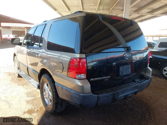 2003 Ford Expedition Special Service with VIN 1FMRU15W43LC33991, listed as a IAAI auction lot 41789695 with 188,770 mi miles. Bid and sale history available at carsss.com. Image 3.