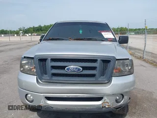 2004 Ford F-150 XLT z VIN 1FTPX14514NB40315, wystawiony jako IAAI lot #42649744 z przebiegiem 215 137 mil mil oraz . Historia ofert i sprzedaży dostępna na DreamBid. Obrazek 6.