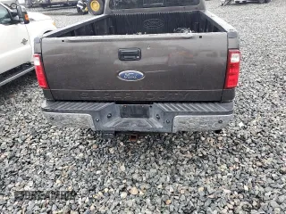 2008 Ford F-350 XL z VIN 1FTWW31R28EA31935, wystawiony jako Copart lot #56000565 z przebiegiem 336 810 mil mil oraz Szkoda całkowita • Salvage title. Historia ofert i sprzedaży dostępna na DreamBid. Obrazek 10.