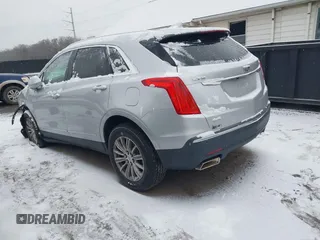 2017 Cadillac XT5 Luxury AWD z VIN 1GYKNDRS6HZ247580, wystawiony jako IAAI lot #41600234 z przebiegiem 82 480 mil mil oraz . Historia ofert i sprzedaży dostępna na DreamBid. Obrazek 3.