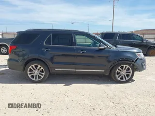 2017 Ford Explorer XLT with VIN 1FM5K7D8XHGA75280, listed as a IAAI auction lot 41805962 with 114,633 mi miles and . Bid and sale history available at carsss.com. Image 14.
