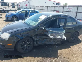2010 Volkswagen Jetta SE with VIN 3VWRZ7AJ7AM116496, listed as a IAAI auction lot 42360075 with 249,048 mi miles and . Bid and sale history available at DreamBid. Image 6.