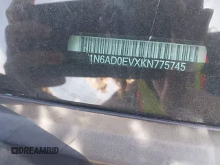 2019 Nissan Frontier SV z VIN 1N6AD0EVXKN775745, wystawiony jako IAAI lot #42221585 z przebiegiem 124 776 mil mil oraz . Historia ofert i sprzedaży dostępna na DreamBid. Obrazek 9.