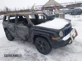 2011 Jeep Patriot Sport with VIN 1J4NF1GB5BD142027, listed as a IAAI auction lot 41509901 with 212,662 mi miles. Bid and sale history available at carsss.com. Image 1.