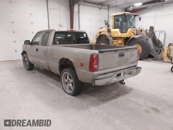 2003 Chevrolet Silverado 1500 with VIN 2GCEK19T131397682, listed as a IAAI auction lot 41596621 with 0 mi miles. Bid and sale history available at carsss.com. Image 3.