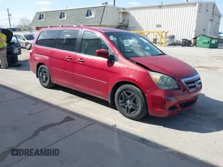 2005 Honda Odyssey EX z VIN 5FNRL38405B032933, wystawiony jako IAAI lot #42040399 z przebiegiem 177 687 mil mil oraz . Historia ofert i sprzedaży dostępna na DreamBid. Obrazek 1.