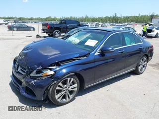 2017 Mercedes-Benz C 300 z VIN 55SWF4JB0HU219942, wystawiony jako IAAI lot #42227791 z przebiegiem 42 498 mil mil oraz . Historia ofert i sprzedaży dostępna na DreamBid. Obrazek 18.