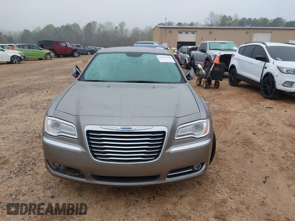 2014 Chrysler 300 z VIN 2C3CCAAG5EH200370, wystawiony jako IAAI lot #41938110 z przebiegiem 83 861 mil mil oraz . Historia ofert i sprzedaży dostępna na DreamBid. Obrazek 11.