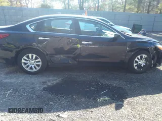 2018 Nissan Altima 2.5 SR with VIN 1N4AL3AP5JC471611, listed as a IAAI auction lot 41704535 with 60,027 mi miles. Bid and sale history available at carsss.com. Image 13.