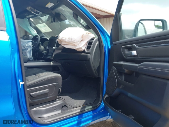 2025 Ram 1500 Big Horn with VIN 1C6SRFFP2SN562047, listed as a IAAI auction lot 42087415 with 27,583 mi miles. Bid and sale history available at carsss.com. Image 5.