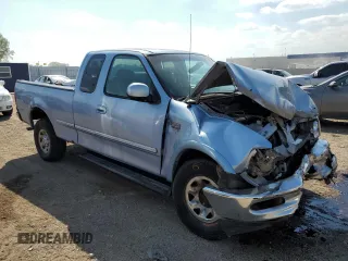 1998 Ford F-250 с VIN 1FTPX28L6WKB05420, выставлен на аукционе Copart как лот 72421204 с пробегом 166 399 миль миль и Списание • Salvage title. История ставок и продаж доступна на DreamBid. Изображение 4.