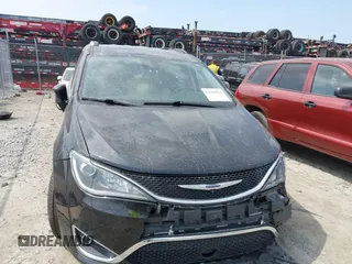 2020 Chrysler Pacifica Touring L with VIN 2C4RC1BG4LR103608, listed as a IAAI auction lot 42280924 with 79,502 mi miles and . Bid and sale history available at DreamBid. Image 12.