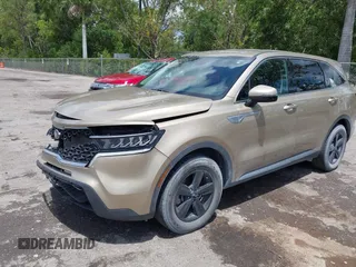 2021 Kia Sorento LX z VIN 5XYRG4LC3MG005807, wystawiony jako IAAI lot #42204914 z przebiegiem 51 628 mil mil oraz . Historia ofert i sprzedaży dostępna na DreamBid. Obrazek 6.
