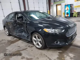 2015 Ford Fusion SE z VIN 1FA6P0HD1F5131050, wystawiony jako IAAI lot #42171889 z przebiegiem 124 402 mil mil oraz . Historia ofert i sprzedaży dostępna na DreamBid. Obrazek 1.