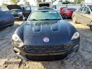 2017 FIAT 124 Spider Elaborazione Abarth z VIN JC1NFAEK4H0105671, wystawiony jako Copart lot #73736814 z przebiegiem Nie podano mil oraz Szkody całkowita. Historia ofert i sprzedaży dostępna na DreamBid. Obrazek 5.