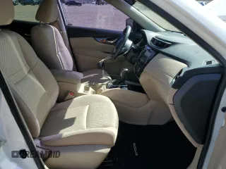 2020 Nissan Rogue SV z VIN KNMAT2MT6LP529864, wystawiony jako Copart lot #49717705 z przebiegiem 83 908 mil mil oraz Szkoda całkowita • Salvage title. Historia ofert i sprzedaży dostępna na DreamBid. Obrazek 7.