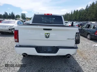 2015 Ram 1500 Sport z VIN 1C6RR7MT7FS601470, wystawiony jako IAAI lot #42334149 z przebiegiem 114 056 mil mil oraz . Historia ofert i sprzedaży dostępna na DreamBid. Obrazek 17.