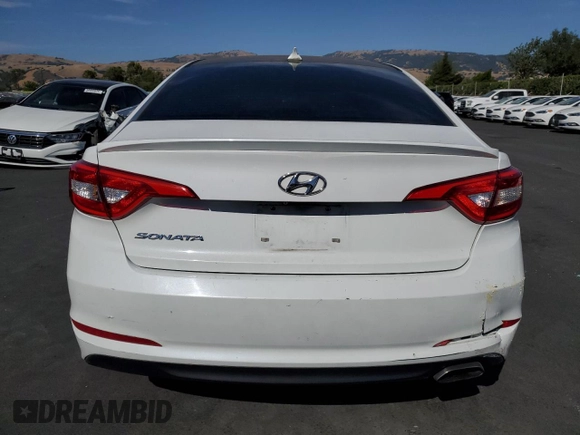 2016 Hyundai Sonata SE z VIN 5NPE24AF2GH348048, wystawiony jako Copart lot #59058185 z przebiegiem 137 605 mil mil oraz Czysty tytuł • Clean title. Historia ofert i sprzedaży dostępna na DreamBid. Obrazek 6.