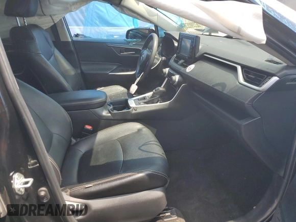 2020 Toyota RAV4 XLE z VIN 2T3P1RFV0LW102224, wystawiony jako Copart lot #62390525 z przebiegiem 80 623 mil mil oraz Szkoda całkowita • Salvage title. Historia ofert i sprzedaży dostępna na DreamBid. Obrazek 7.