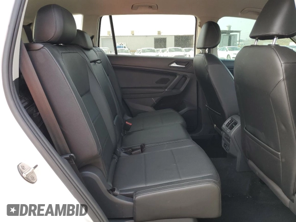 2018 Volkswagen Tiguan SEL z VIN 3VV3B7AX8JM208087, wystawiony jako Copart lot #59563715 z przebiegiem 79 863 mil mil oraz Szkoda całkowita • Salvage title. Historia ofert i sprzedaży dostępna na DreamBid. Obrazek 11.