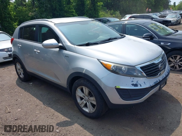 2011 Kia Sportage LX z VIN KNDPBCA20B7026845, wystawiony jako IAAI lot #42370233 z przebiegiem 181 329 mil mil oraz . Historia ofert i sprzedaży dostępna na DreamBid. Obrazek 1.