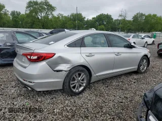 2017 Hyundai Sonata 2.4L z VIN 5NPE24AF2HH466215, wystawiony jako Copart lot #58023875 z przebiegiem 141 636 mil mil oraz Czysty tytuł • Clean title. Historia ofert i sprzedaży dostępna na DreamBid. Obrazek 3.