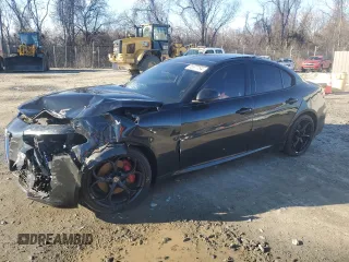 2018 Alfa Romeo Giulia Ti Sport with VIN ZARFAEEN6J7564744, listed as a Copart auction lot 85577794 with 59,395 mi miles and Salvage Title. Bid and sale history available at carsss.com. Image 1.