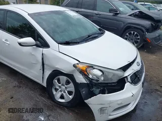 2015 Kia Forte LX with VIN KNAFX4A69F5306199, listed as a IAAI auction lot 42125781 with 116,788 mi miles and . Bid and sale history available at carsss.com. Image 6.