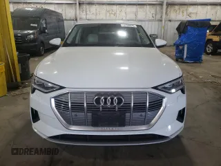2021 Audi e-tron Prestige with VIN WA1VABGEXMB001869, listed as a Copart auction lot 52728573 with 26,110 mi miles. Bid and sale history available at carsss.com. Image 5.