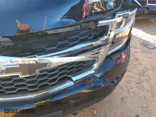2019 Chevrolet Tahoe LT with VIN 1GNSKBKC2KR365355, listed as a IAAI auction lot 41032993 with 250,419 mi miles. Bid and sale history available at carsss.com. Image 6.