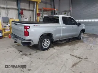 2020 Chevrolet Silverado 1500 LT with VIN 1GCRYDED7LZ312481, listed as a IAAI auction lot 41732329 with 89,446 mi miles. Bid and sale history available at carsss.com. Image 4.