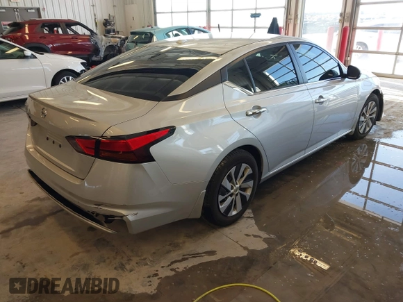 2019 Nissan Altima S z VIN 1N4BL4BV4KC170921, wystawiony jako IAAI lot #41232592 z przebiegiem 83 366 mil mil oraz . Historia ofert i sprzedaży dostępna na DreamBid. Obrazek 4.