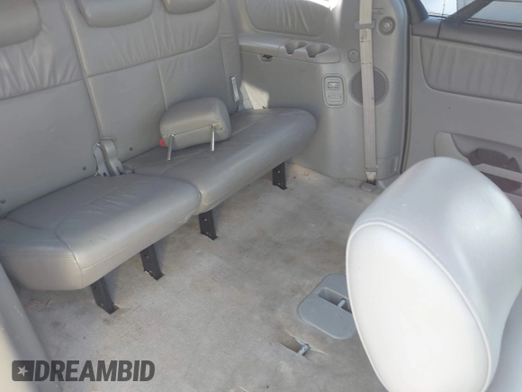 2010 Toyota Sienna XLE with VIN 5TDYK4CC9AS319809, listed as a IAAI auction lot 41885905 with 252,010 mi miles and . Bid and sale history available at DreamBid. Image 8.