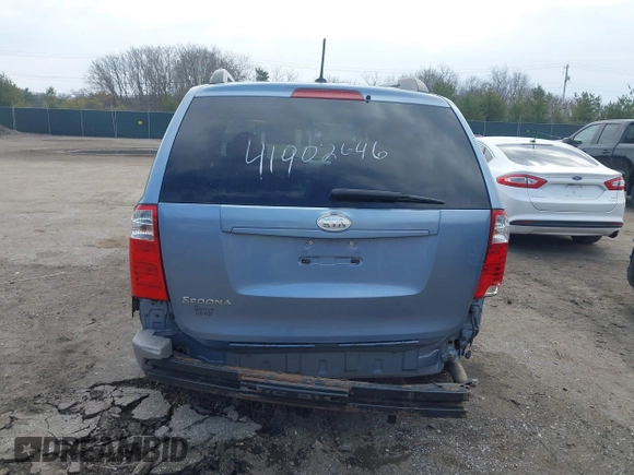 2010 Kia Sedona LX with VIN KNDMG4C36A6326605, listed as a IAAI auction lot 41902646 with 0 mi miles. Bid and sale history available at carsss.com. Image 16.