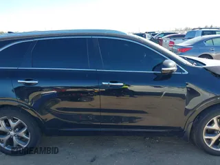 2017 Kia Sorento SX z VIN 5XYPK4A50HG236857, wystawiony jako IAAI lot #41727918 z przebiegiem 112 677 mil mil oraz . Historia ofert i sprzedaży dostępna na DreamBid. Obrazek 13.