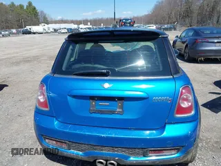 2011 MINI Hardtop S with VIN WMWSV3C57BTY24448, listed as a IAAI auction lot 42078399 with 166,033 mi miles and . Bid and sale history available at DreamBid. Image 15.