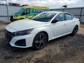 2025 Nissan Altima SR with VIN 1N4BL4CV3SN304806, listed as a Copart auction lot 44654275 with 1,555 mi miles and Salvage Title. Bid and sale history available at DreamBid. Image 1.