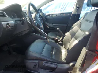 2014 Volkswagen Jetta SE с VIN 3VWD17AJ3EM238733, выставлен на аукционе Copart как лот 59005125 с пробегом 113 428 миль миль и Списание • Salvage title. История ставок и продаж доступна на DreamBid. Изображение 7.