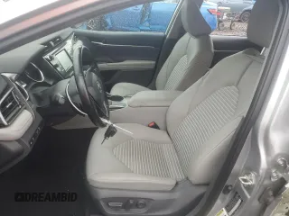 2020 Toyota Camry SE z VIN 4T1G11AK3LU878547, wystawiony jako Copart lot #55746685 z przebiegiem 65 427 mil mil oraz Szkoda całkowita • Salvage title. Historia ofert i sprzedaży dostępna na DreamBid. Obrazek 7.