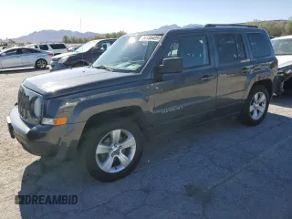 2015 Jeep Patriot Altitude z VIN 1C4NJRBB5FD143422, wystawiony jako Copart lot #56738425 z przebiegiem 148 475 mil mil oraz Szkody całkowita. Historia ofert i sprzedaży dostępna na DreamBid. Obrazek 1.